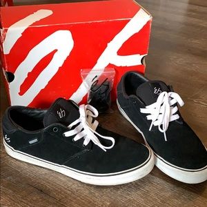 Eś Edgar Bobby Worrest Black White 10.5